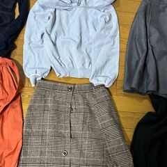 【無料】【要ピックアップ】女性ものトップス、ボトムスの画像