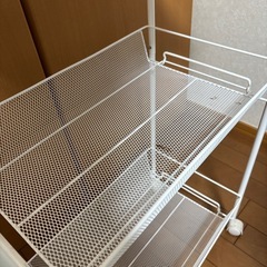 (取引決定済)天板付きスチールワゴン(状態悪め)の画像