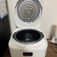 炊飯器　３合の画像