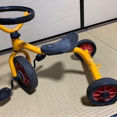 子供用三輪車の画像