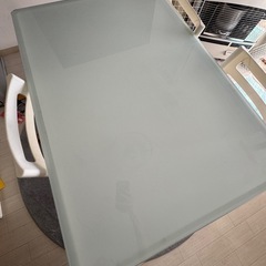 (引渡し決定しました)無料　ダイニングテーブルの画像