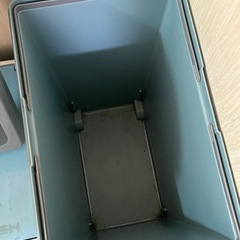 ゴミ箱の画像