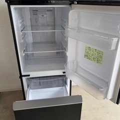 💥福岡市東区配送設置無料🌈　【⭐️全額返金保証⭐️】　シャープ SHARP ガラスドア 冷蔵庫　137L プラズマクラスター 両開き 2ドア (つけかえどっちもドア) ピュアブラックSJ-GD14F-Bの画像