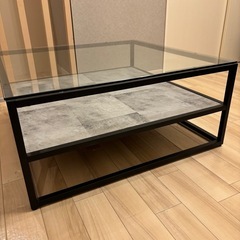 ガラステーブルの画像