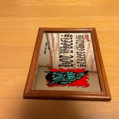 古いホットホイールの鏡、看板。の画像