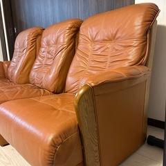 【中古品】濱本工芸のソファー3つセット
の画像