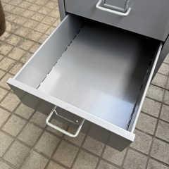 IKEAサイドチェストの画像