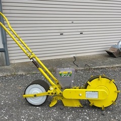 手押し播種機の画像
