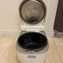 炊飯器の画像