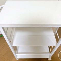 お譲り先決まりました　キッチンキャビネットの画像