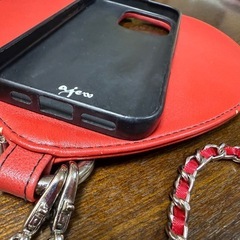  ajewエジューiPhoneケース 16pro 赤ハートの画像