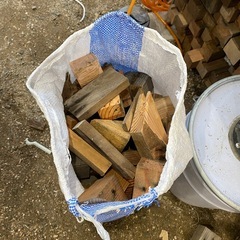 薪木　薪　焚き火　木材　木端の画像
