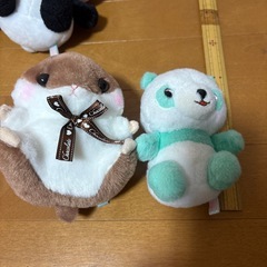 パンダとハムスターのぬいぐるみの画像