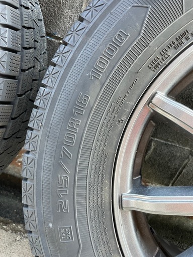 デリカD5　スタッドレスタイヤ　215/70/R16