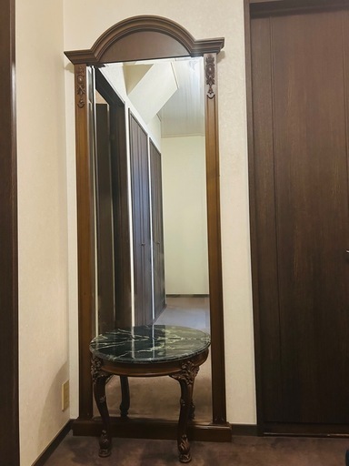 スタンドミラー　アーチ型装飾付き