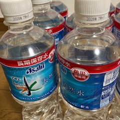 長期保存水　アサヒ飲料　天然水の画像