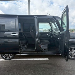 グングン進む快適なターボ☆H26年式☆月々9千円〜分割可❗️車検2年付き！【名義変更代込み】広い車内！大人気‼️ダイハツ タントカスタム☆Bluetooth対応ナビ付き☆便利なバックカメラ付き☆純正アルミ☆事故修復歴無し☆両側電動スライドドア☆ドライブレコーダー☆そのまま乗って帰れます！の画像