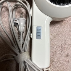 プロ専用理容美容商品中古ドライヤーとヘアオイルの画像