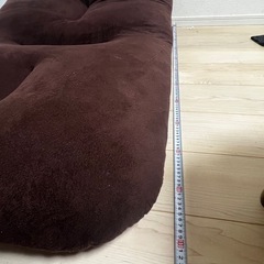 1人　ソファの画像