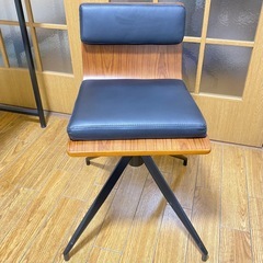 ⭐️ほぼ未使用⭐️デスク椅子セットの画像