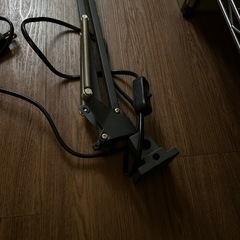 デスク　ライト　でんきゅうつき電球付きの画像