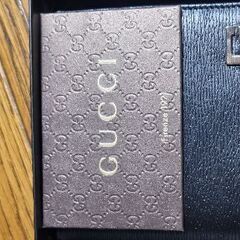 新品未使用！正規品！GUCCI 二つ折り財布の画像