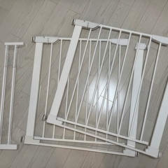 2個セット タンスのゲン ベビーゲート 柵 転落防止 侵入防止 拡張フレーム付き 取付幅75～96cm バリアフリー ベビーガード 赤ちゃんゲートオートクローズ ホワイト 64900006の画像