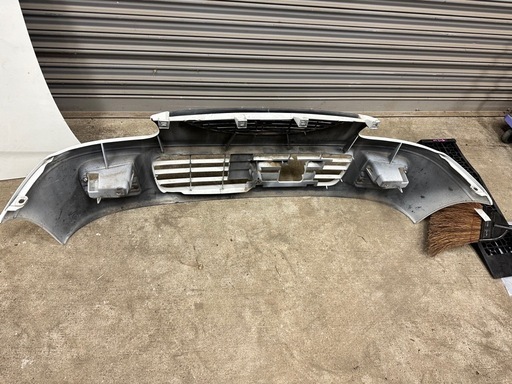 ミラウォークスルーバン　l500 バンパー　ボンネット　w09