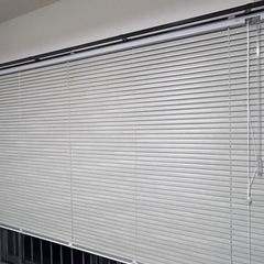 ブラインド　カーテンレール取り付け可の画像