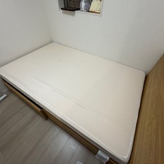 ベッドマットレスの画像