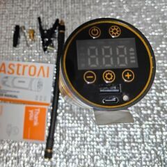 【新品同様】 AstroAI 自転車 空気入れ 電動 エアーコンプレッサー バイク OK81の画像