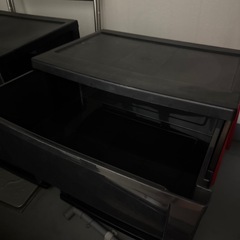プラスチックの引き出し 2個の画像