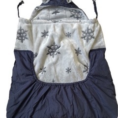 耳付きフード　パウダーフリース雪柄中わたケープの画像