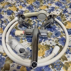 SANEI シャワー混合栓 SK18ー13 クローム/ホワイトの画像