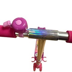 光るタイヤ キックスクーター ラプンツェル キックボード ピンクの画像