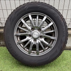 【美品】ヨコハマ スタッドレス 195/65R15 4本セット✨ヴォクシーなどに◎ナット＆ウォッシャー液付きの画像