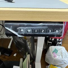 電動昇降式デスクの画像