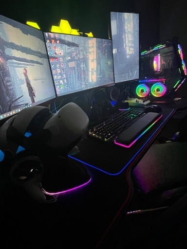 PCモニター&ゲーミングデスク(成約済み取引ふか不可)