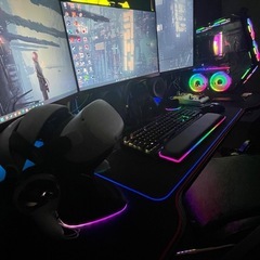 PCモニター&ゲーミングデスク(成約済み取引ふか不可)の画像