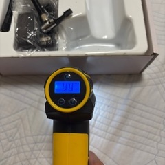 電動 エアコンプレッサー 空気圧 こコードレスの画像