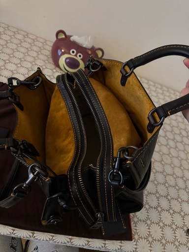 COACH ブラック ハンドバッグ パッチ付き