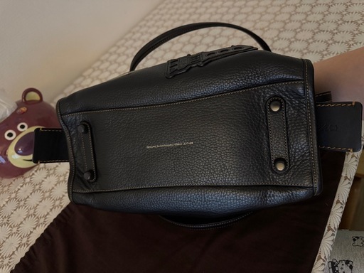 COACH ブラック ハンドバッグ パッチ付き