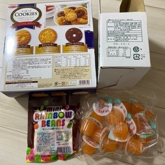 【お話し中】お菓子　クッキーズ48枚入り1箱と夕張メロンゼリー15ヶとミニレインボービーンズ100gの3点セットの画像