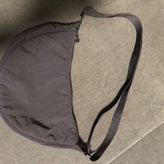 ラウンドミニショルダーバッグ　ユニクロ　UNIQLO ショルダーバッグの画像