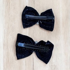 【新品】パール付き 黒リボン ヘアクリップ 2個セットの画像
