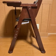 ベビーハイチェアの画像