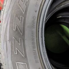 スタッドレスタイヤ 265/60R18 中古 4本 の画像