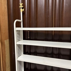 机上突っ張りスチール本棚の画像