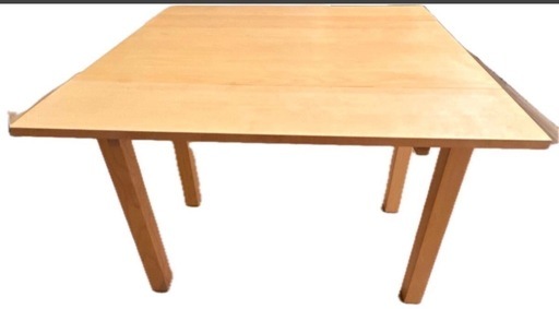 BJURSTA（ビュースタ）伸長式テーブル