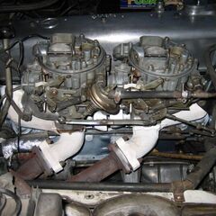 オールドMベンツ108-S.ツインキャブエンジンリビルトへツト取り付け実施中の画像